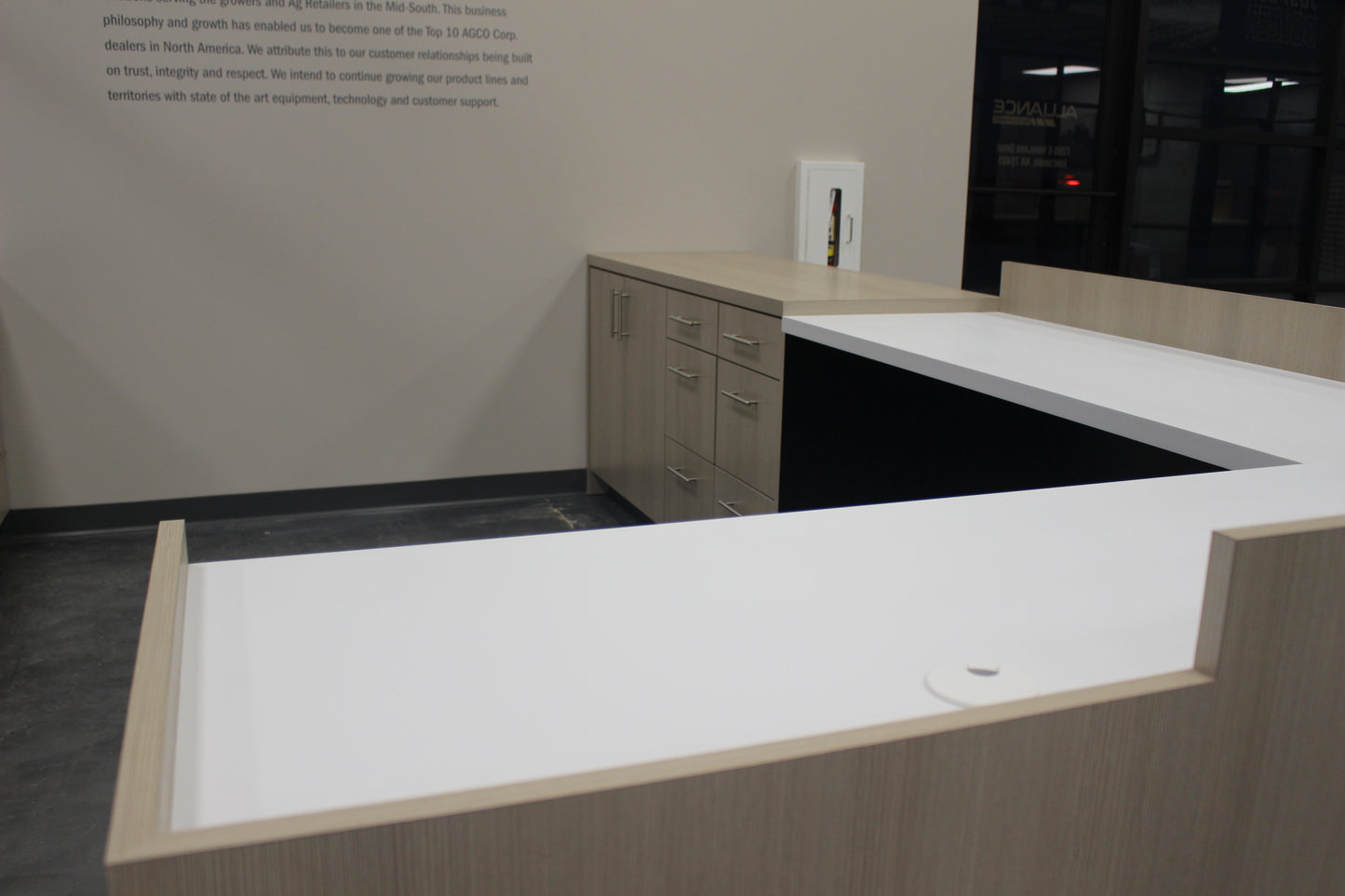 RC-2024 Expanded Reception Counter